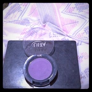 Ultra eye-shadow